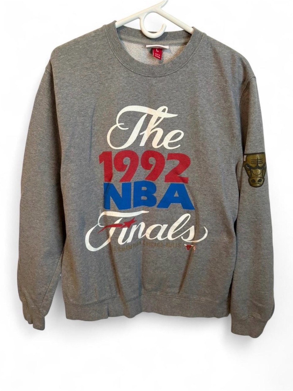 Mitchell & Ness Gray 1992 NBA Finals Crewneck with Red & Blue Graphics